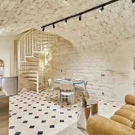Beautiful New Triplex On Place Des Vosges Villa Paris