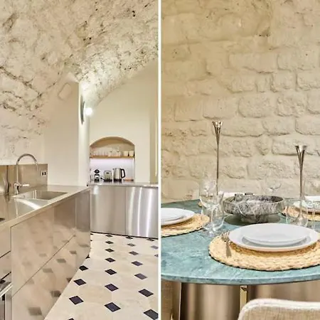Вилла Beautiful New Triplex On Place Des Vosges Париж