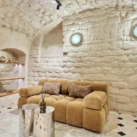 Beautiful New Triplex On Place Des Vosges *