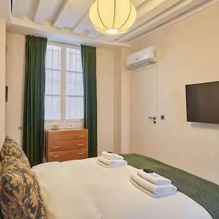 Beautiful New Triplex On Place Des Vosges Villa