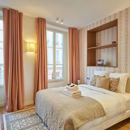 Villa Beautiful New Triplex On Place Des Vosges Paris