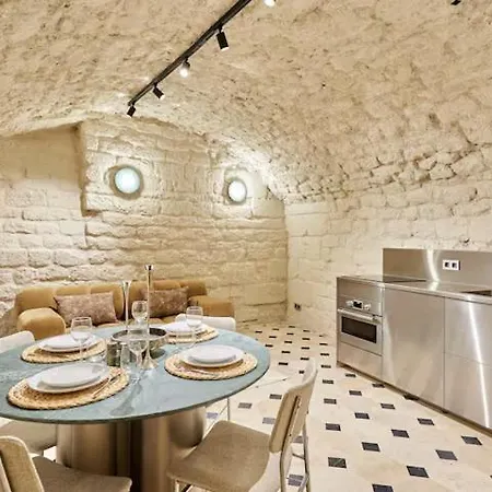 Beautiful New Triplex On Place Des Vosges Вилла